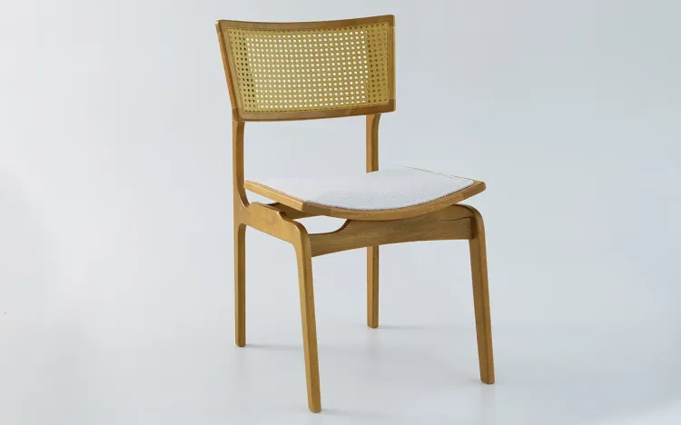 CADEIRA COM PALHINHA PARA SALA DE JANTAR LUCIE VERNIZ AM&Ecirc;NDOA E TEC. BOUCLE OFF WHITE 49X61X82,5 CM