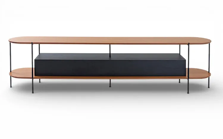 RACK GRANDE PARA TV PRETO TAMPO EM MADEIRA NATURAL TAUARI E P&Eacute;S DE METAL MOOB  2200X35X54CM