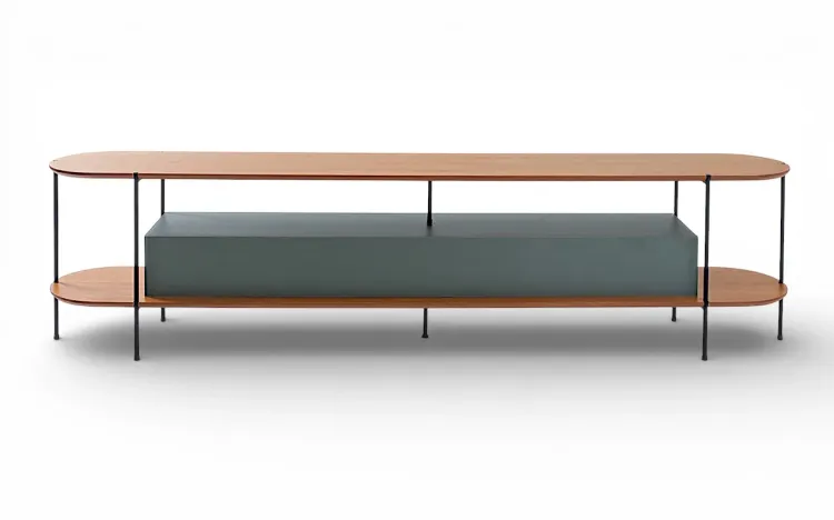 RACK TV CONTEMPOR&Acirc;NEO EM MDF VERDE MUSGO TAMPO EM MADEIRA NATURAL TAUARI E P&Eacute;S DE METAL MOOB  2200X35X54CM