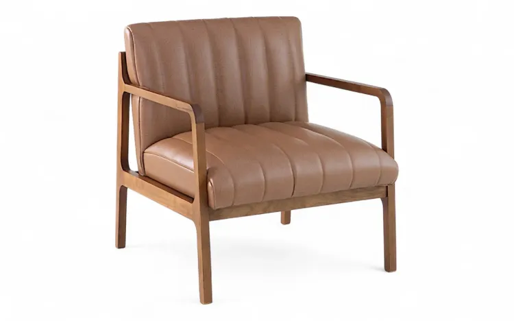 POLTRONA DE MADEIRA DECORATIVA CANELA VERNIZ PINHÃO TEC. COURO SINTÉTICO CARAMELO 69X71X79 CM